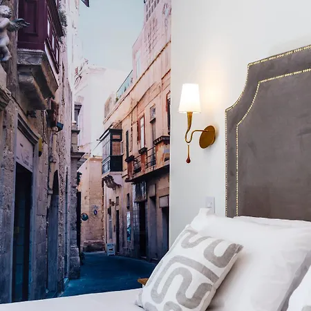 Ta' Nina Boutique * Μντίνα