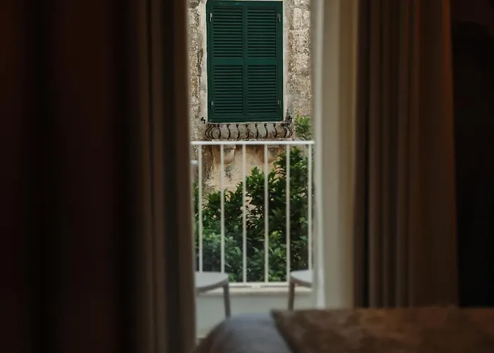 Oda ve Kahvaltı Ta' Nina Boutique